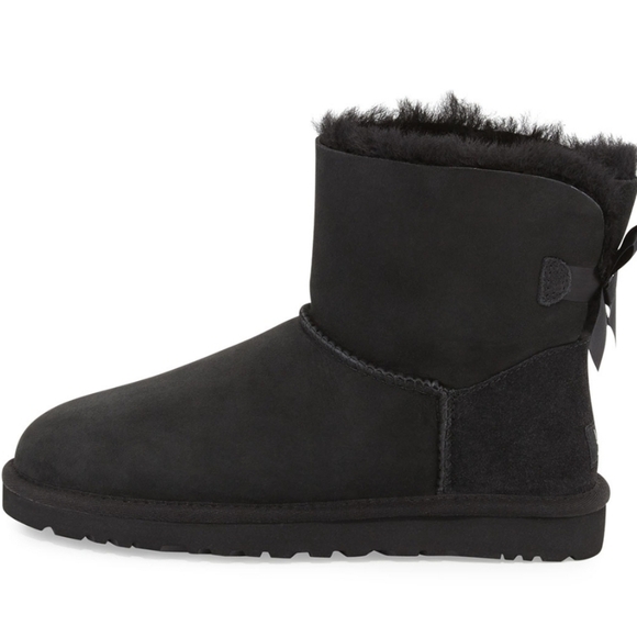 Ugg Australia Women Ankle Mini Bailey Bow Leather Sheepskin Boots shoes sz 7 - Picture 1 of 14